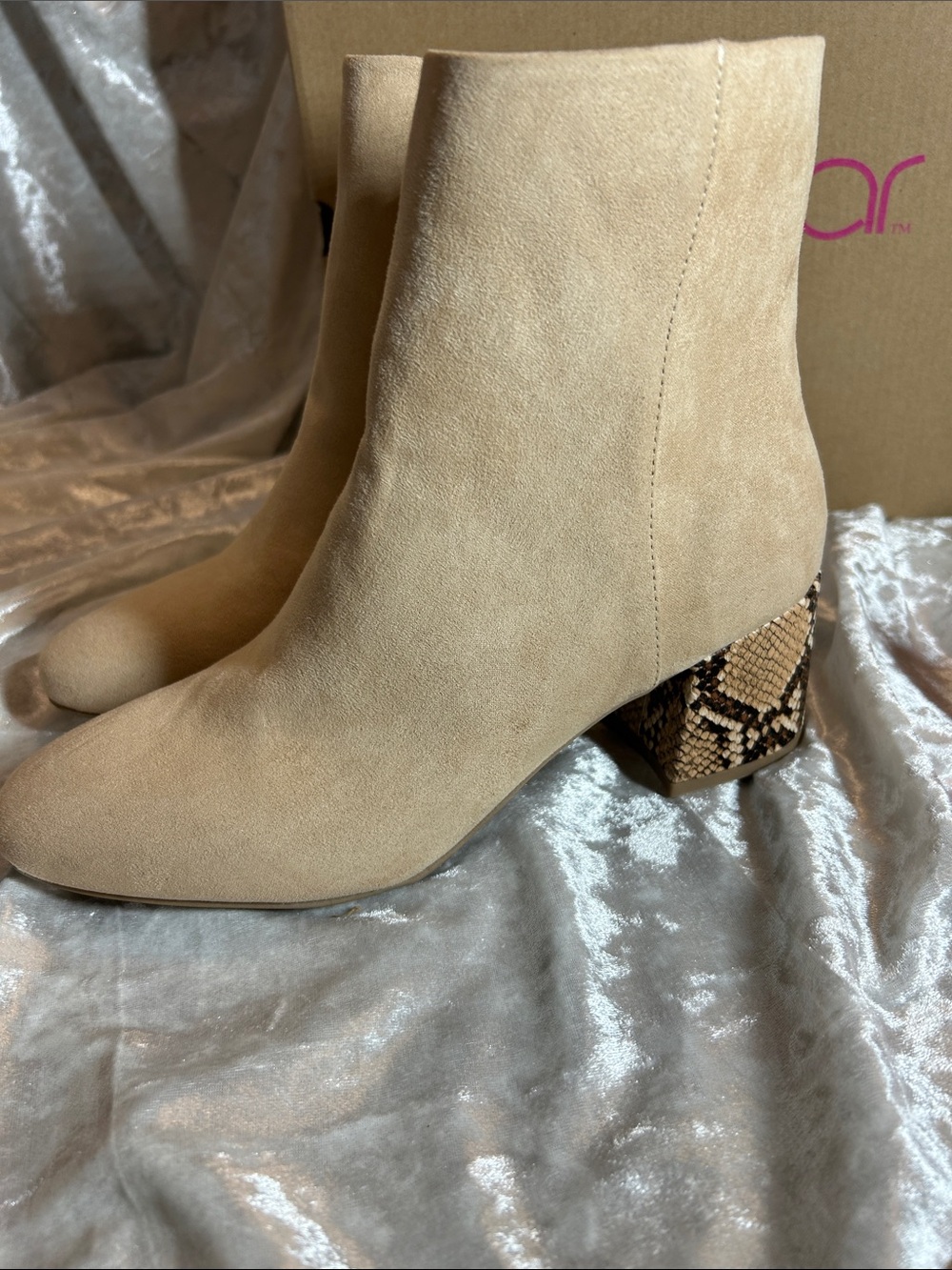 NWT SUGAR SNAKE HEEL ANKLE BOOTS 7.5M